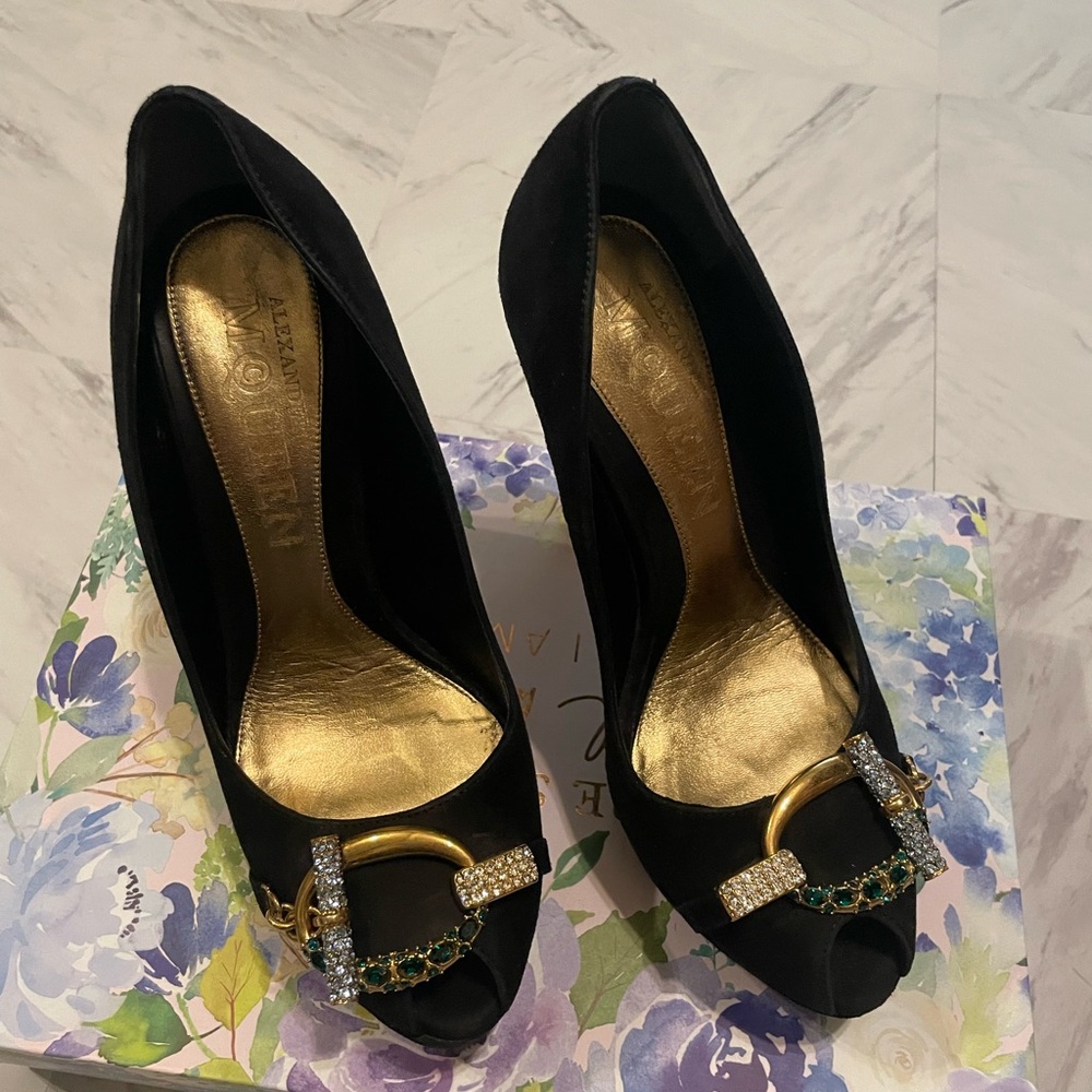 Alexander McQueen pump